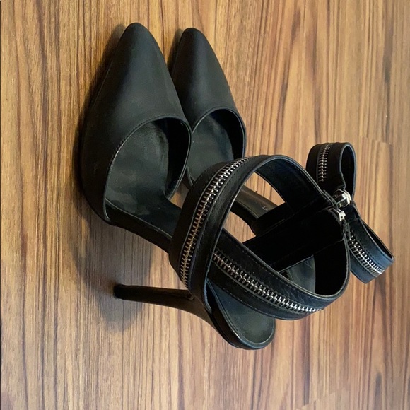 ALDO BLACK HEELS - Picture 2 of 5